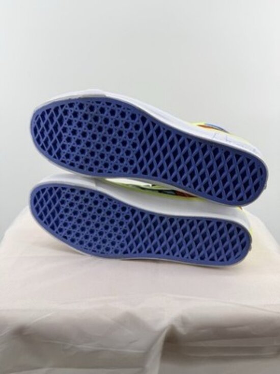 Athletic_Shoes